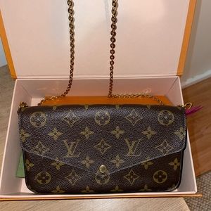 Louis Vuitton Félicie Pochette- Authentic